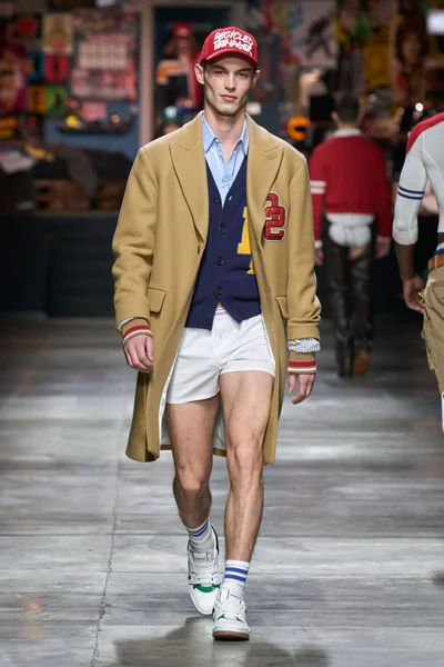 Look 26